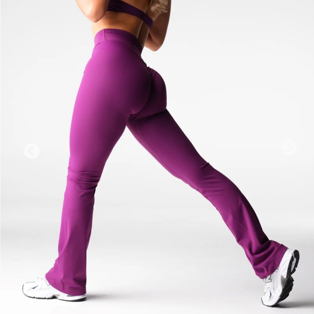 Nvgtn deep violet effortless flared leggings